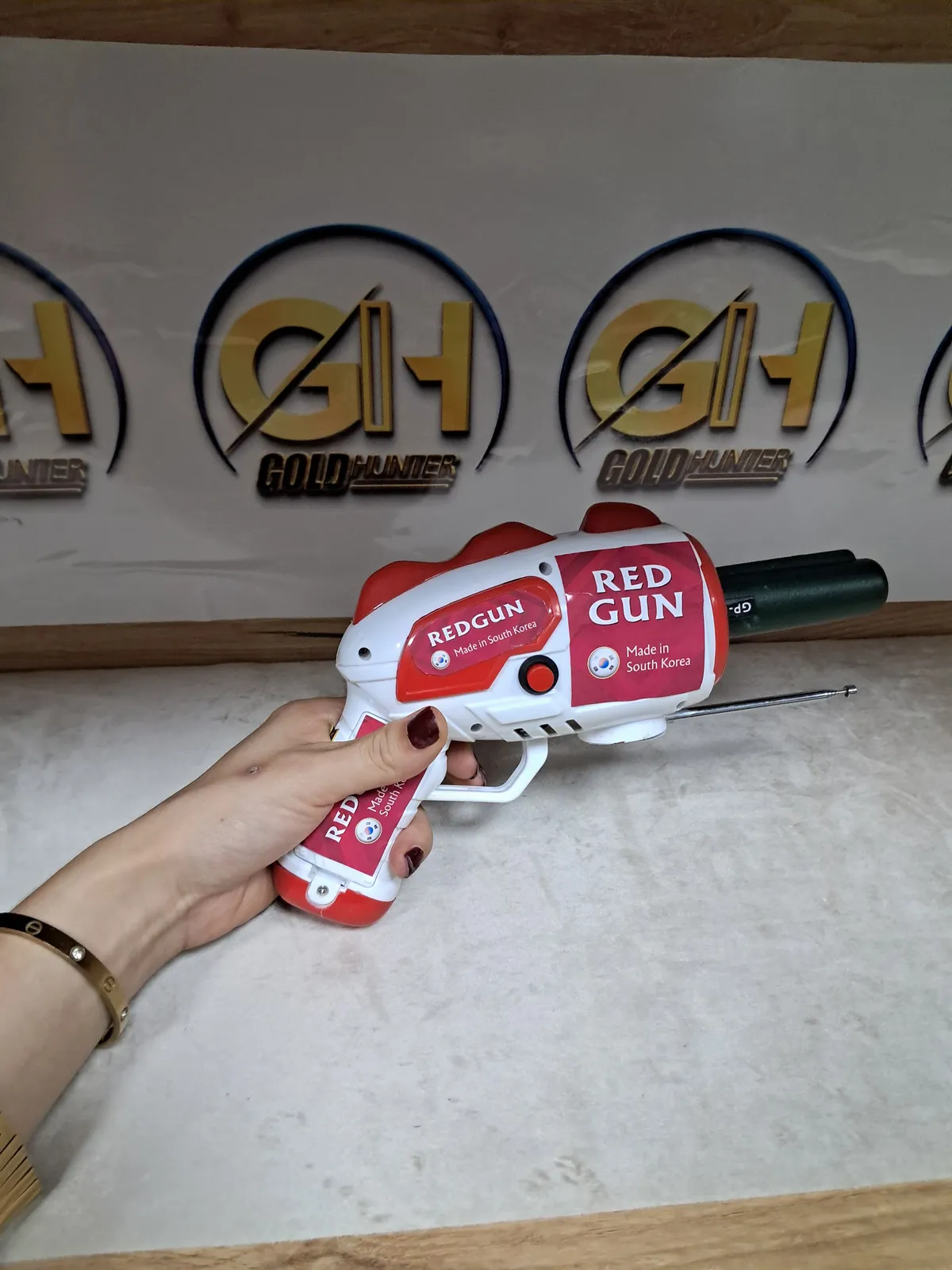 Red Gun